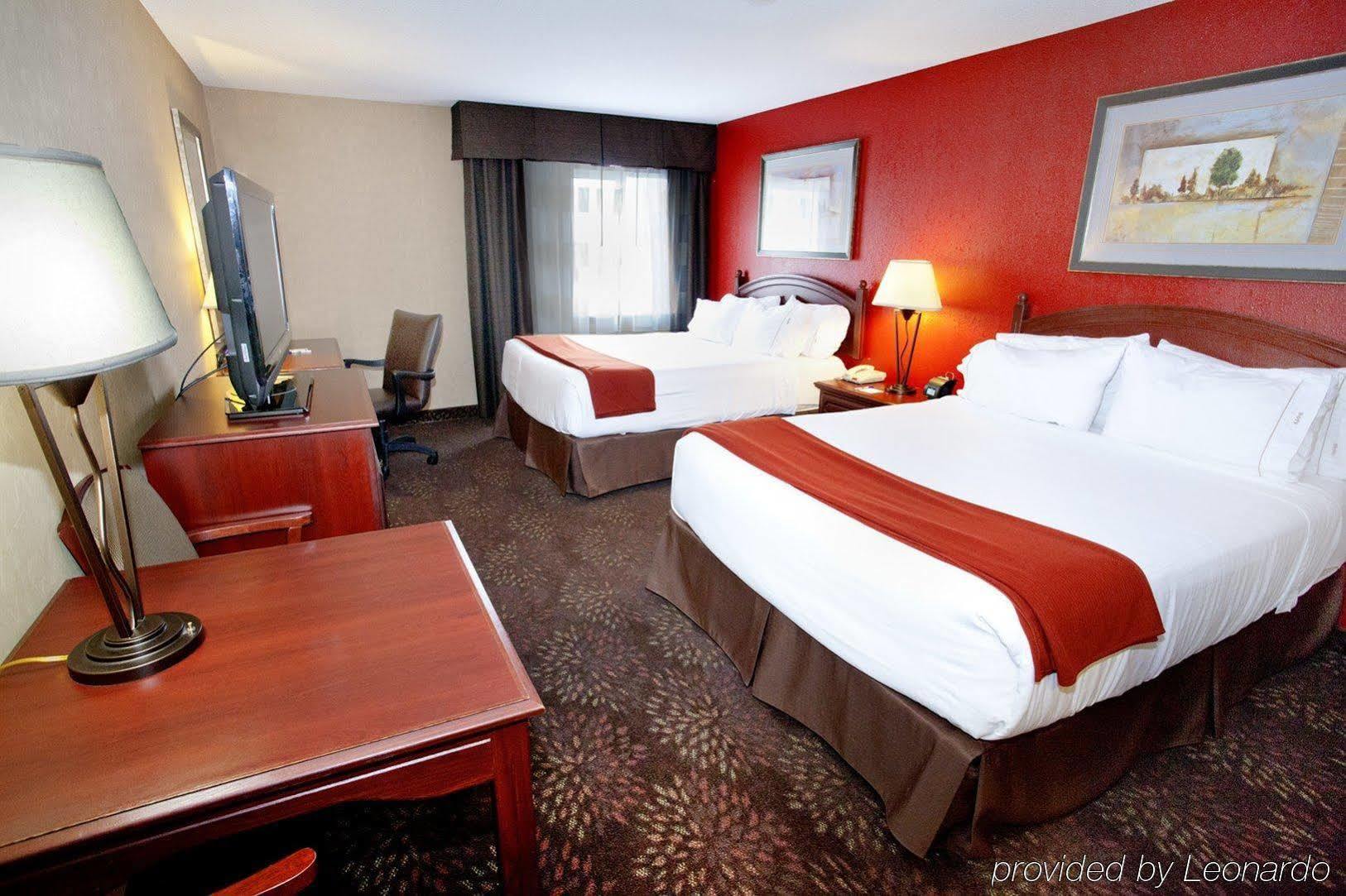 Holiday Inn Express Jamestown, An Ihg Hotel מראה חיצוני תמונה