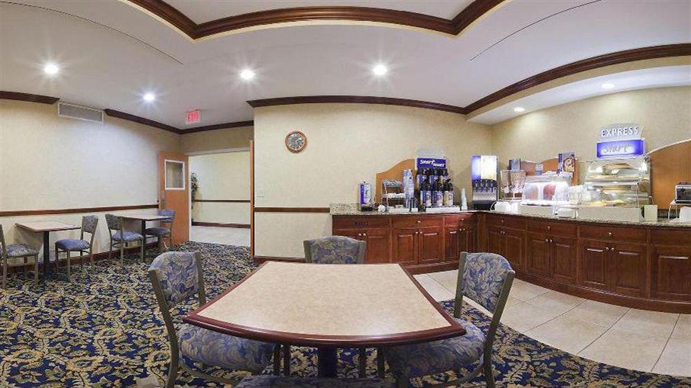 Holiday Inn Express Jamestown By Ihg מראה חיצוני תמונה