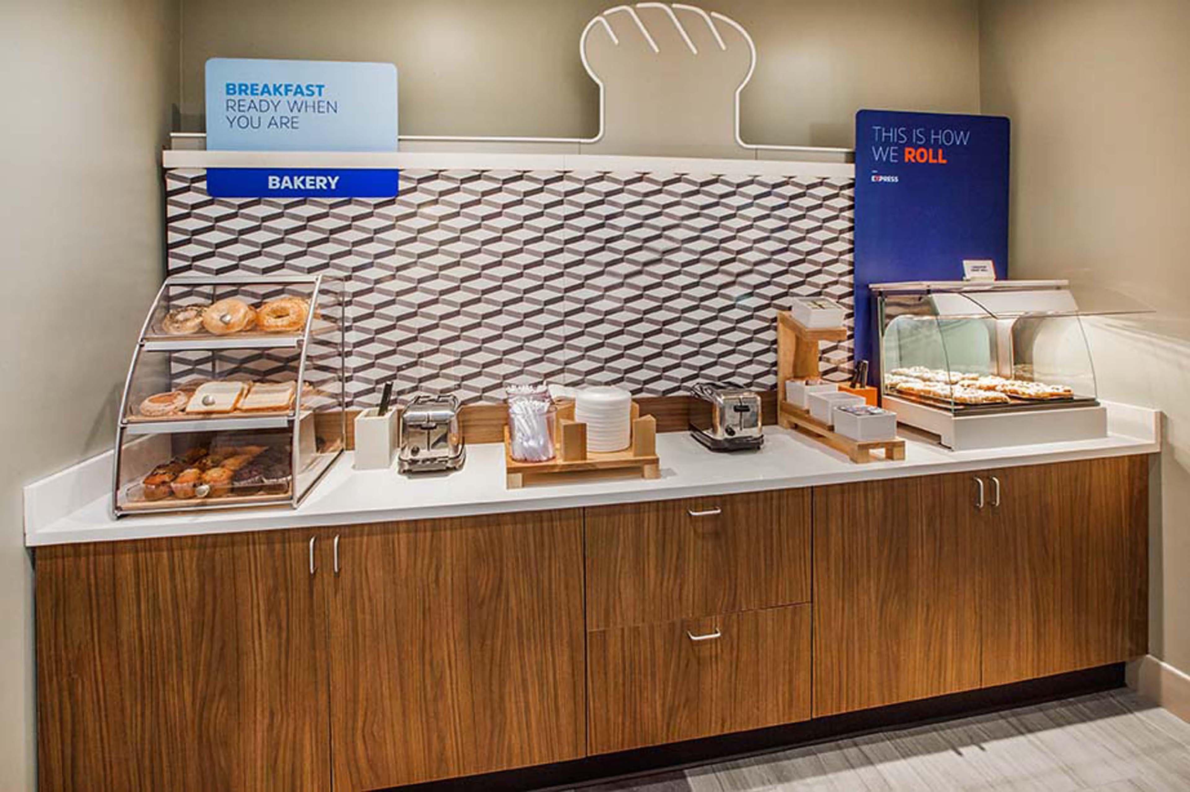 Holiday Inn Express Jamestown By Ihg מראה חיצוני תמונה